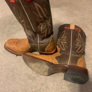 Mens cowboy boots. Great condition just used a few times